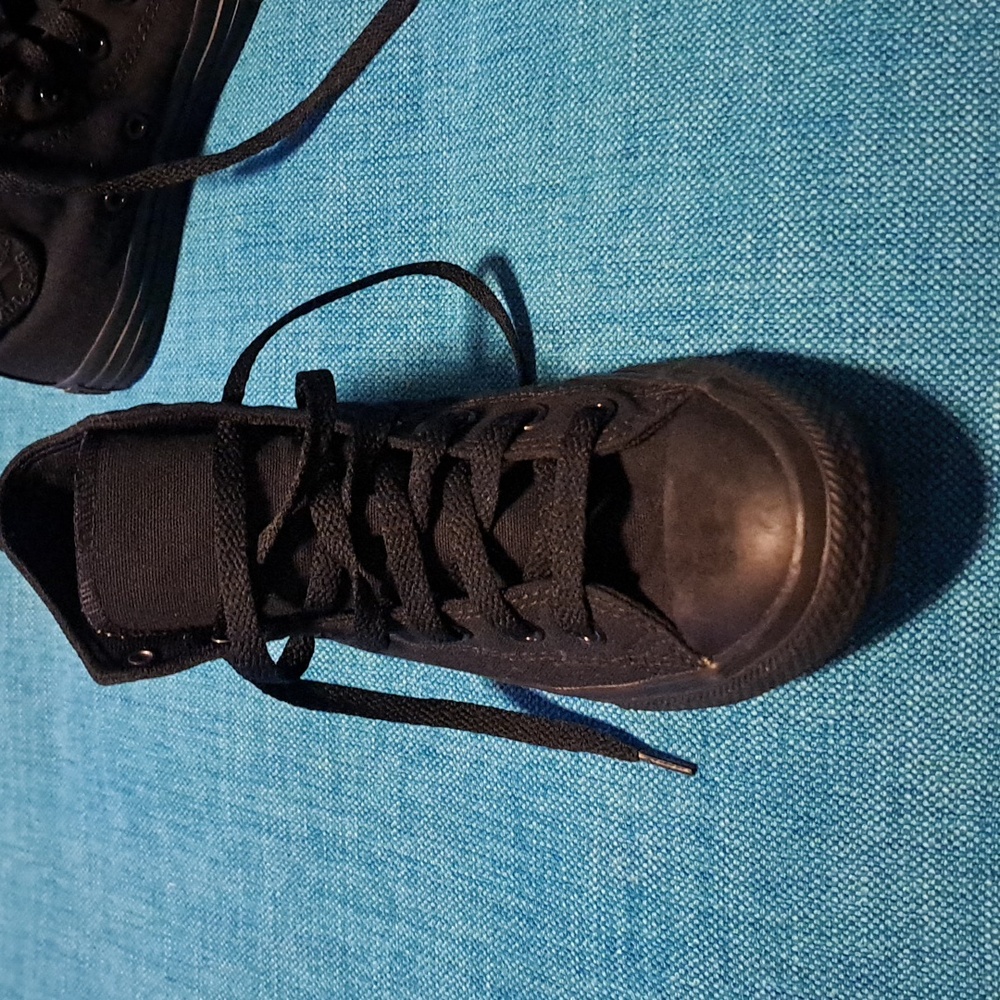 Converse Black Canvas High-Tops Size 2 - Picture 3 of 7